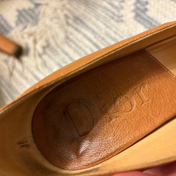 Vintage Dior camel colored block heels size 37 1/2, some water damage at toe - Picture 3 of 5